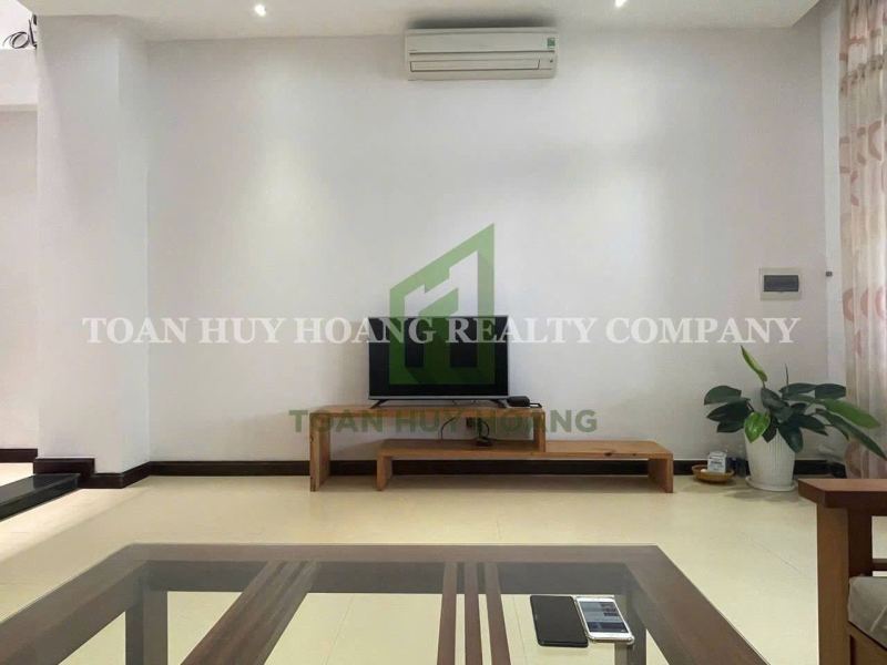 3BR House in Euro Village