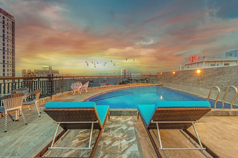 1 Bedroom Apartment with Pool in Room 202