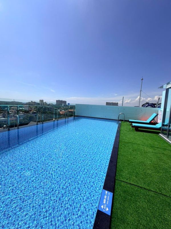 2-Bedroom Apartment with Pool (Room 604)