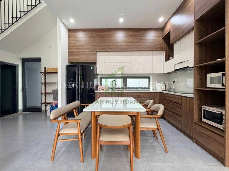 4-bedroom villa near Thuan Phuoc Bridge