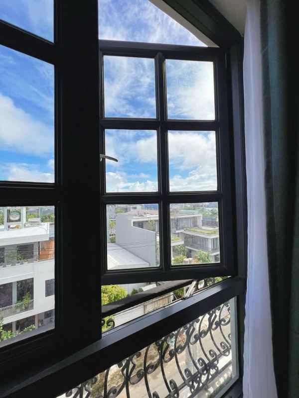 1-Bedroom Apartment with Big Window