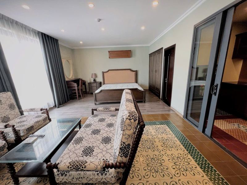 1-Bedroom Apartment with Big Window