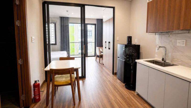 1 Bedroom Apartment with Balcony
