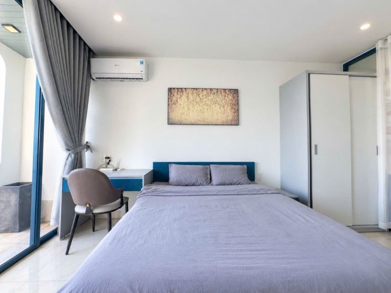 1-bedroom apartment with balcony on Vuong Thua Vu street