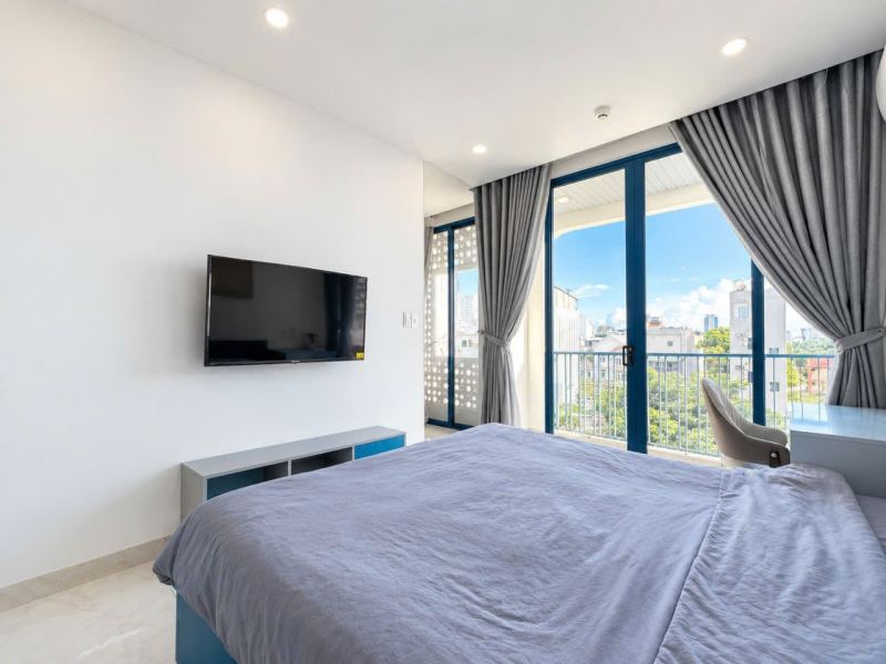 1-bedroom apartment with balcony on Vuong Thua Vu street
