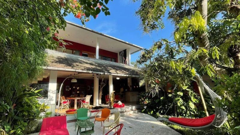 4 bedroom art villa in central Seminyak