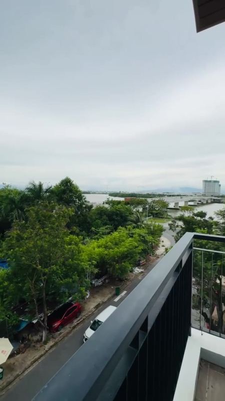 1‑Bedroom Apartment with Two Balconies