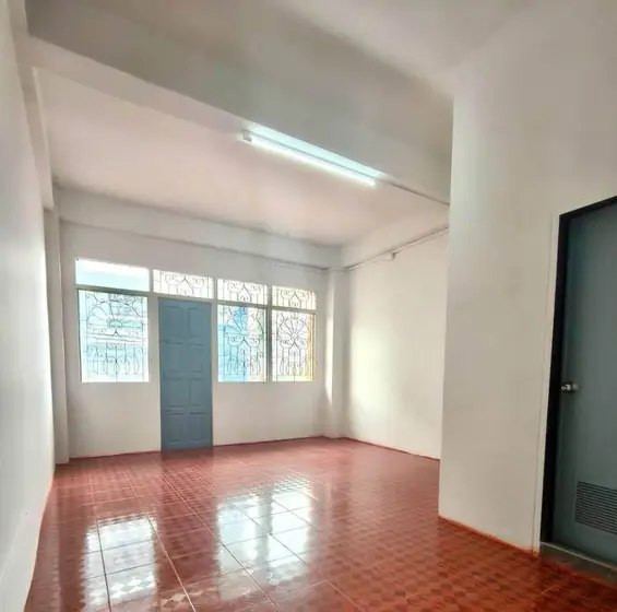 Room in Setthakit Village Soi 31
