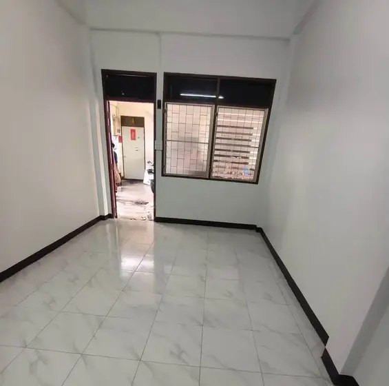 Room in Pracha Uthit 17