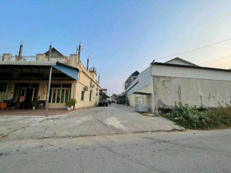 2 Bedroom House Near Korean School