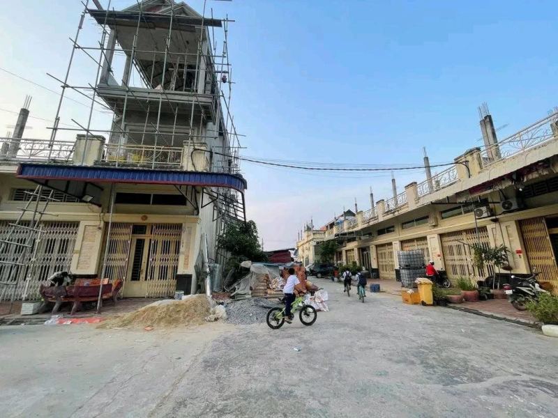 2 Bedroom House Near Korean School