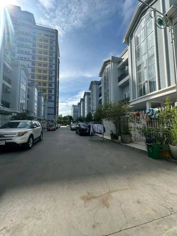 4 Bedroom House in Lisun Subdivision