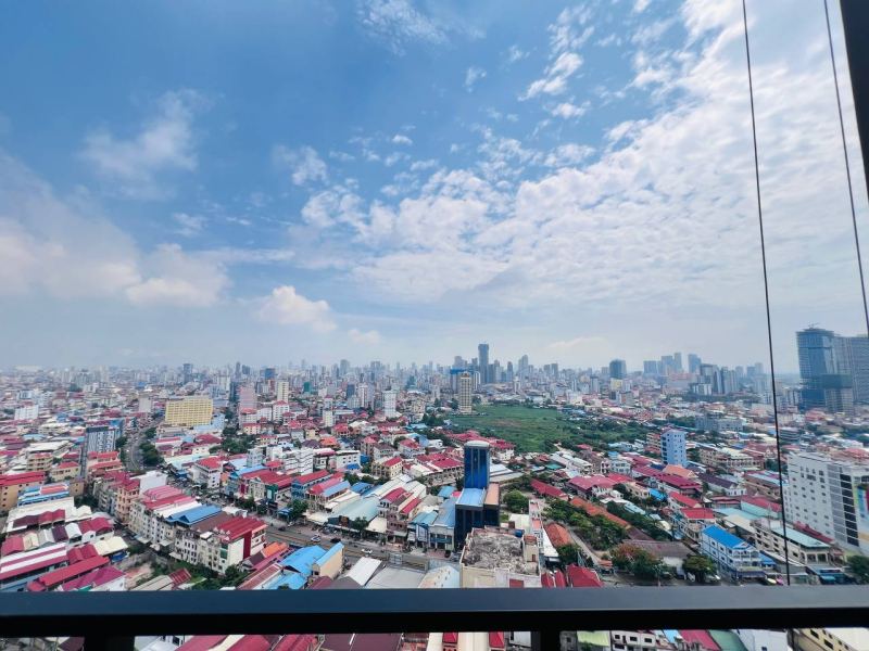 2 Bedroom Apartment in L Tower Condo