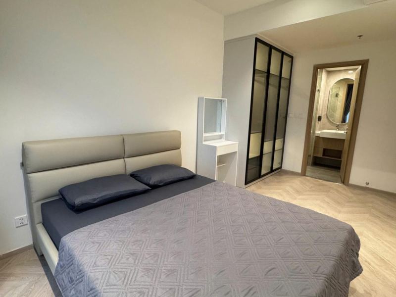Comfortable Apartment on 18th Floor