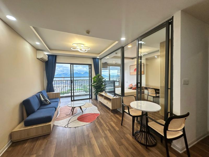 1-Bedroom Apartment with Balcony and Mountain View on Ngo Quyen