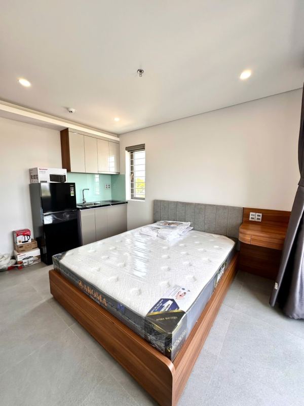 Studio with balcony on Khue Bac 1 street