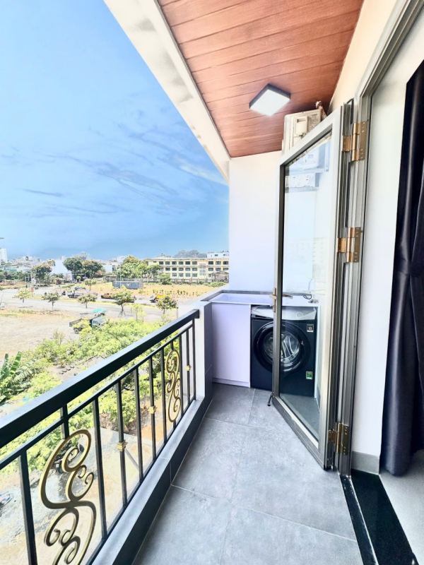 Studio with balcony on Khue Bac 1 street