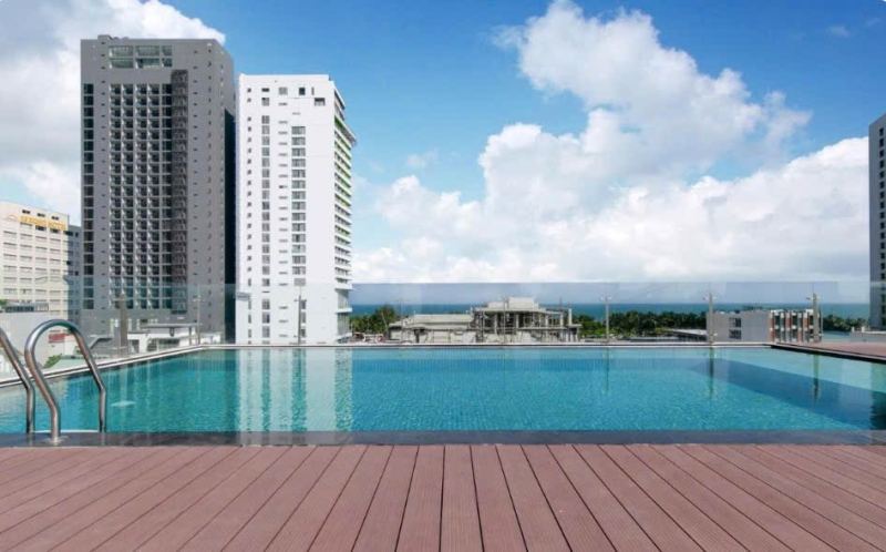 Studio with Balcony and Rooftop Swimming Pool on Le Manh Trinh Street