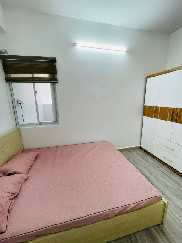 2‑Bedroom Fully Furnished Apartment in Hoang Quan