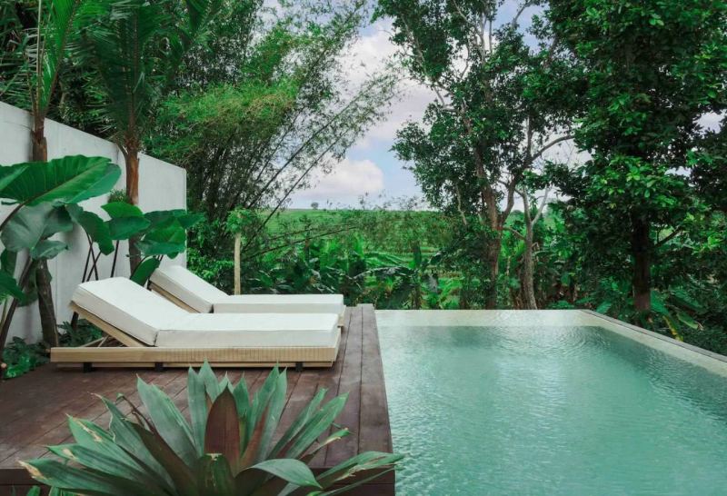 6 Bedroom Luxury Villa with Garden in Pererenan