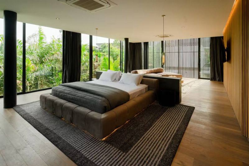 6 Bedroom Luxury Villa with Garden in Pererenan