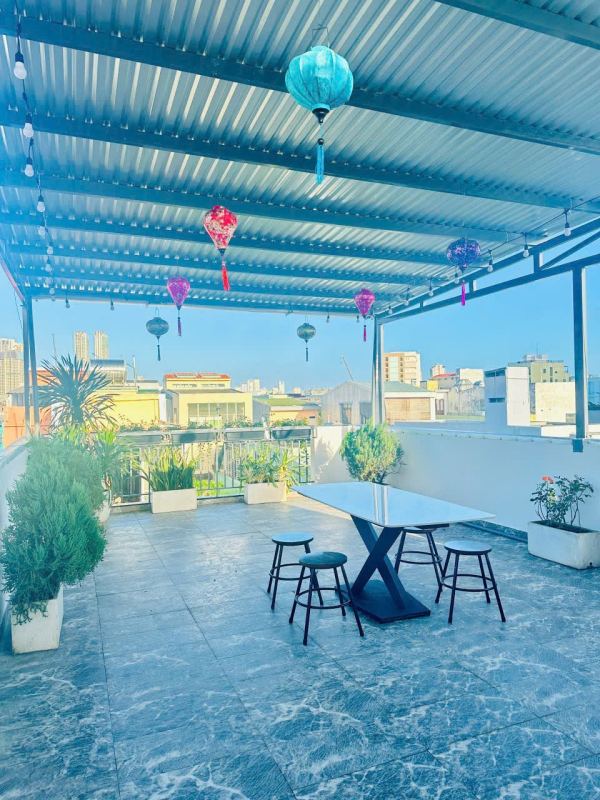 1-Bedroom Apartment with Balcony on Nguyen Van Sieu Street