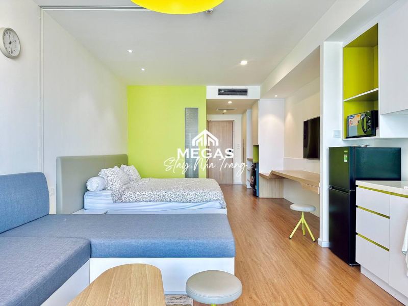 Studio Apartment with Sea View Balcony