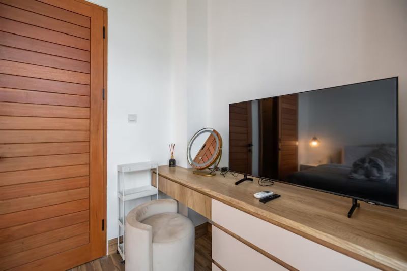 2 Bedroom Townhouse with Private Pool