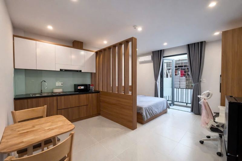 Studio with Balcony Room 204