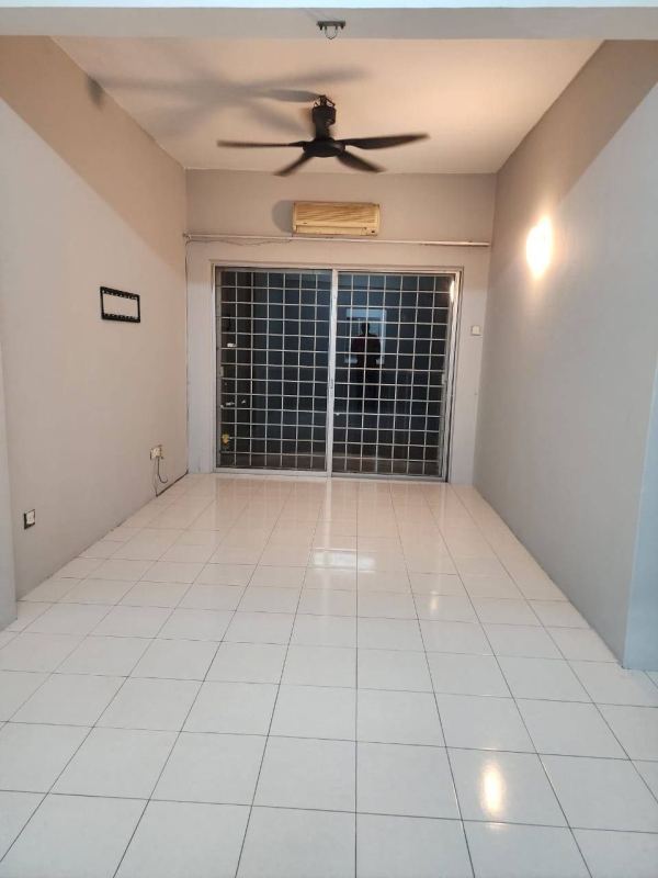 4-Bedroom Terraced House in Pandan Indah