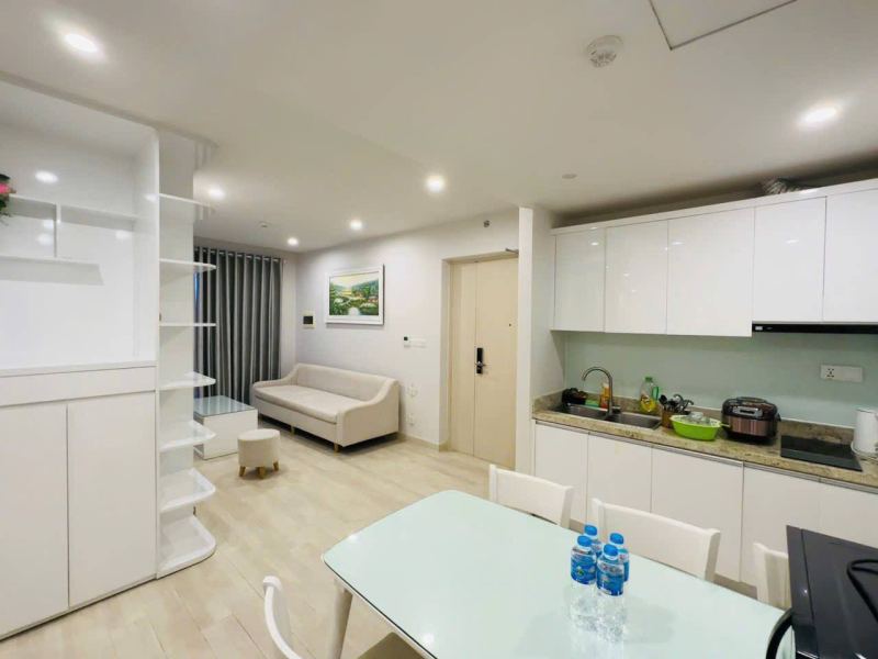 2 Bedroom Apartment in Gold Coast Center Tower