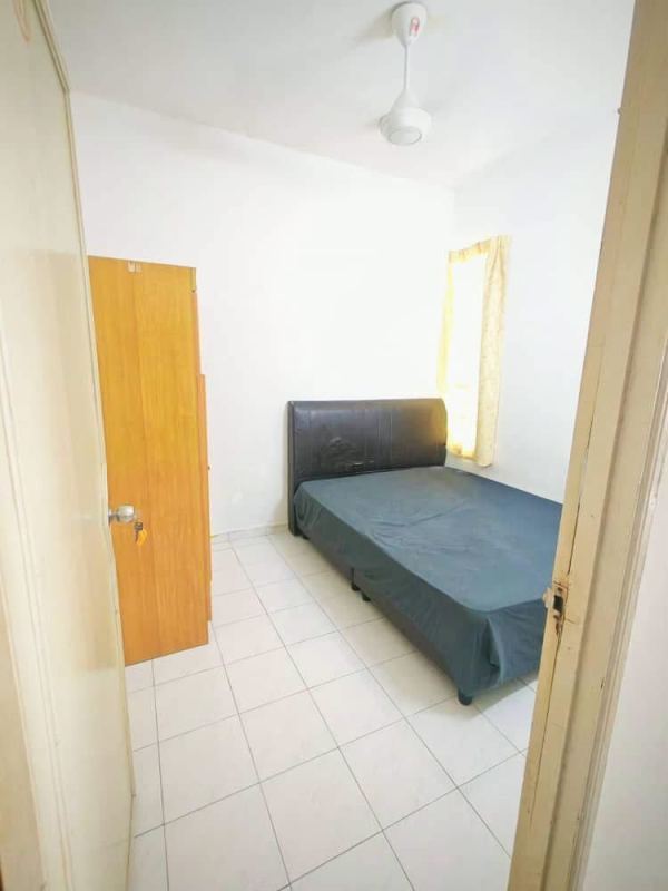 Male Master Bedroom in Bayan Lepas, Penang