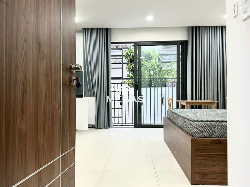 High-Floor 1BR Apartment in Acc Vuon Xoai