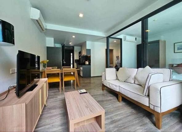 Апартаменты с 1 спальней в комплексе The Deck Patong
