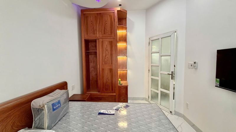 3-Bedroom 3-Storey House on Duong Tri Trach Street