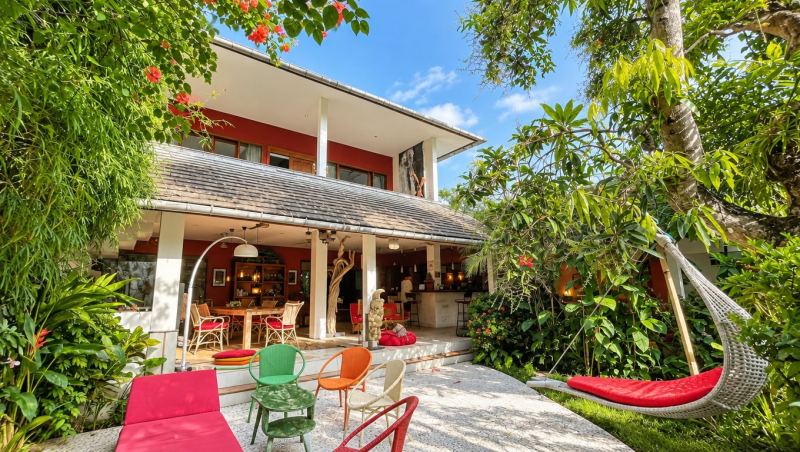4 bedroom art villa in central Seminyak