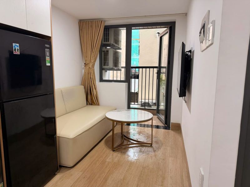 1 Bedroom Apartment with Balcony