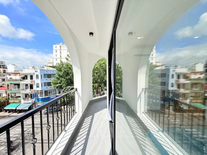 Premium 1 Bedroom Apartment with Balcony