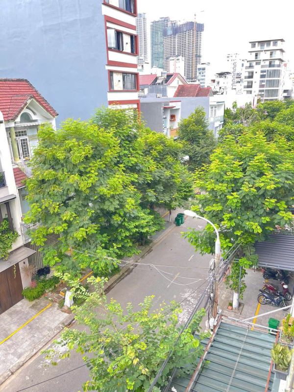 2-bedroom apartment on Hoang Bich Son street
