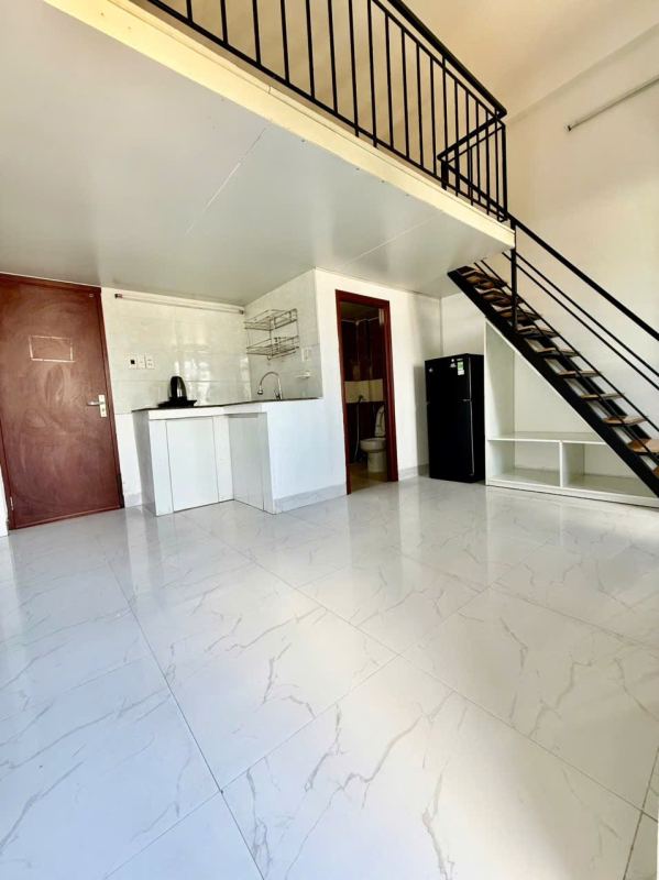 Duplex studio on Ung Van Khiem street