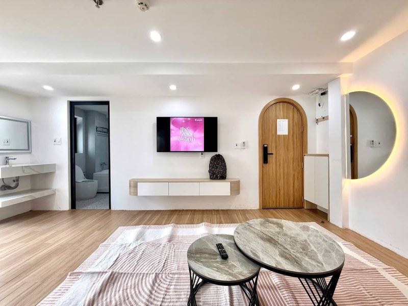 1-Bedroom Apartment on Ly Tu Trong (Available Oct 11)
