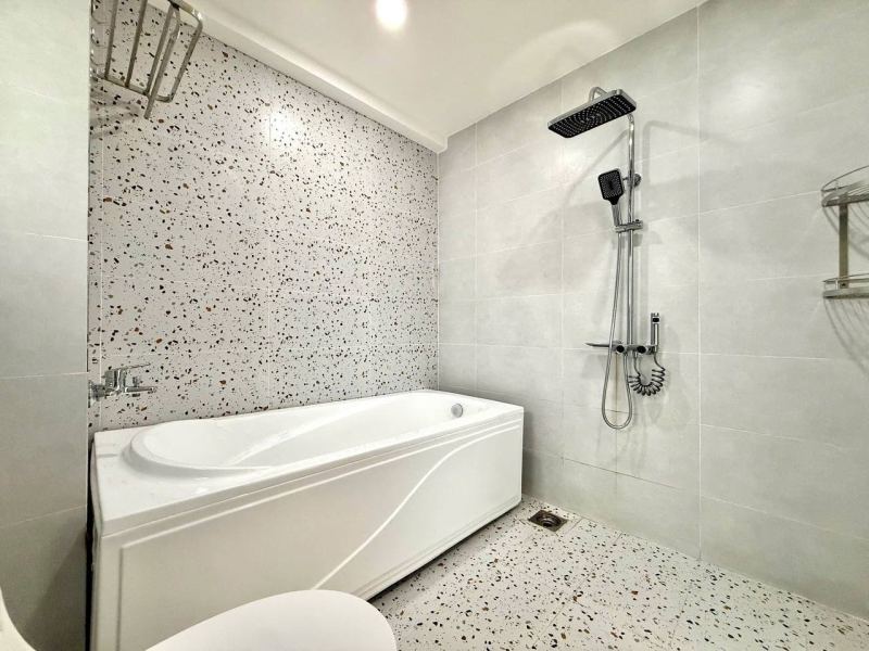 1-Bedroom Apartment on Ly Tu Trong (Available Oct 11)