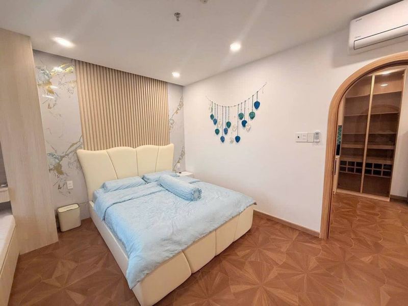 1-Bedroom Apartment on Ly Tu Trong (Available Nov 1)