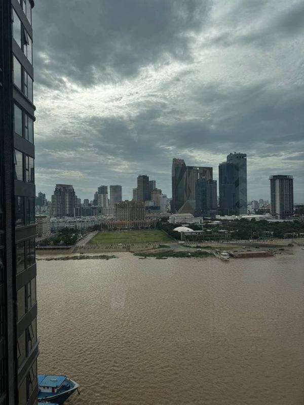 2 Bedroom Apartment with Koh Pech View