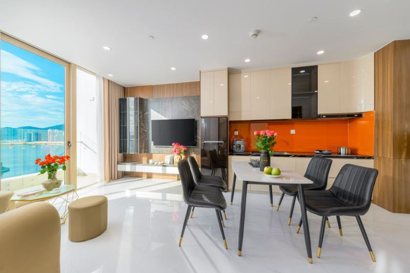 Luxury 1-Bedroom Apartment in Bach Dang Complex