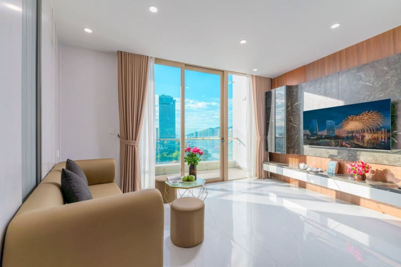 Luxury 1-Bedroom Apartment in Bach Dang Complex