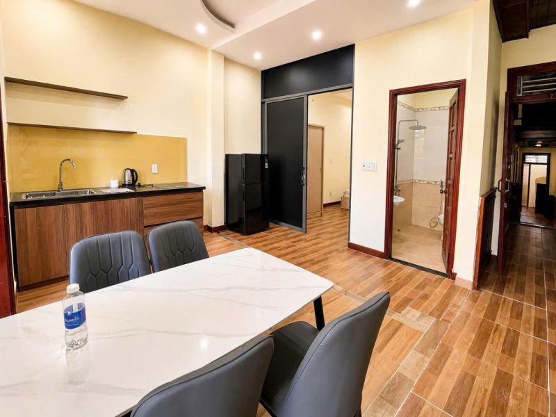 1 Bedroom Apartment with Balcony, Room 201 in Da Nang