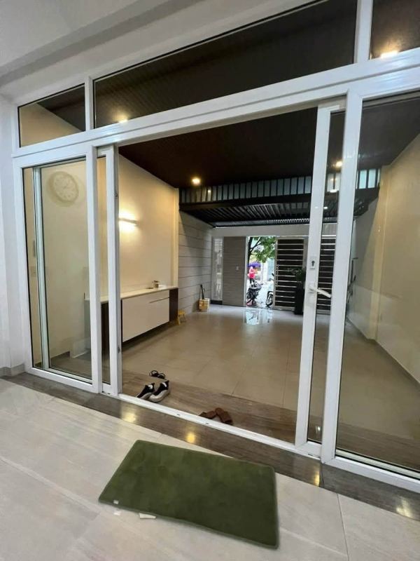 3 Bedroom House with Garden and Parking