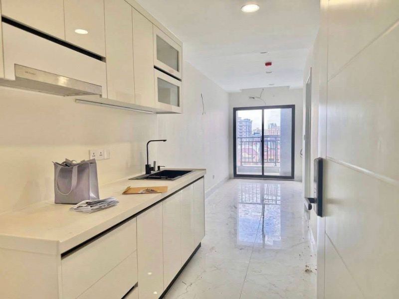 2 Bedroom Apartment in Condo Uk 548