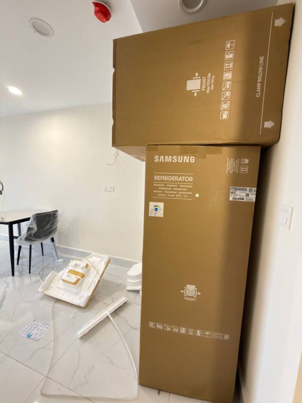 Studio Apartment in Condo Uk 548